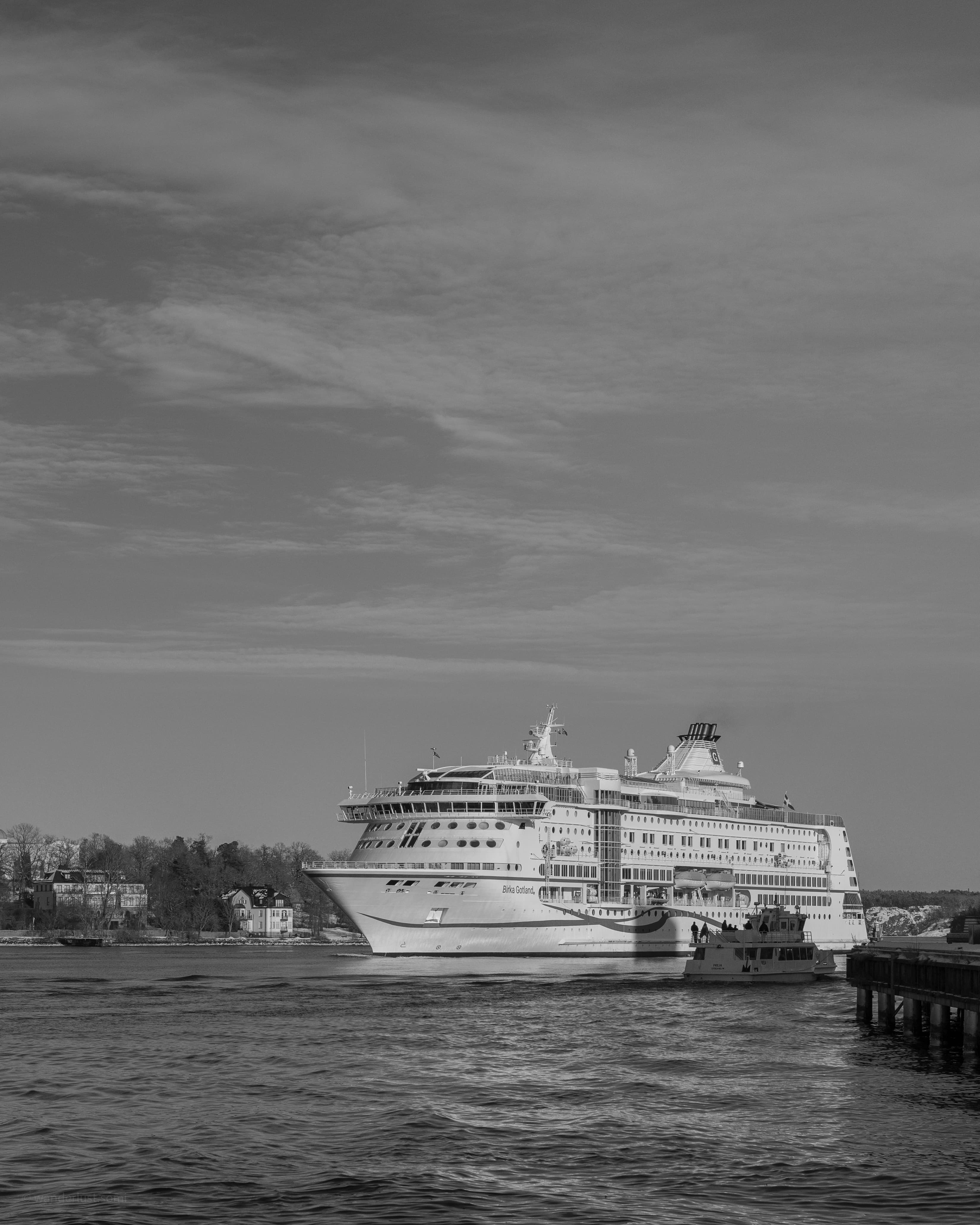 Salja BW - a black and white maritime photograph